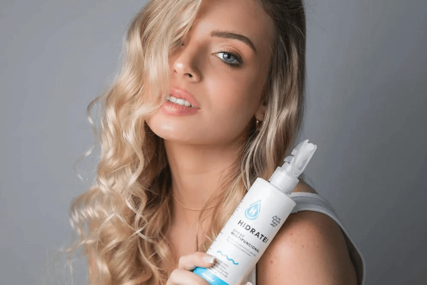 5 ideias de títulos para posts sobre cabelo ondulado loiro:
1. Descubra os Tons de Loiro Perfeitos para Cabelos Ondulados em 2025
2. Cortes que Transformam: Valorize Seu Cabelo Ondulado Loiro
3. Rotina de Cuidados Essencial para Manter Seu Loiro Ondulado Radiante
4. Ondulado Loiro Praiano: O Guia Completo para o Visual do Verão
5. De 2A a 2B: Como Finalizar Seu Cabelo Ondulado Loiro para Ondas Incríveis