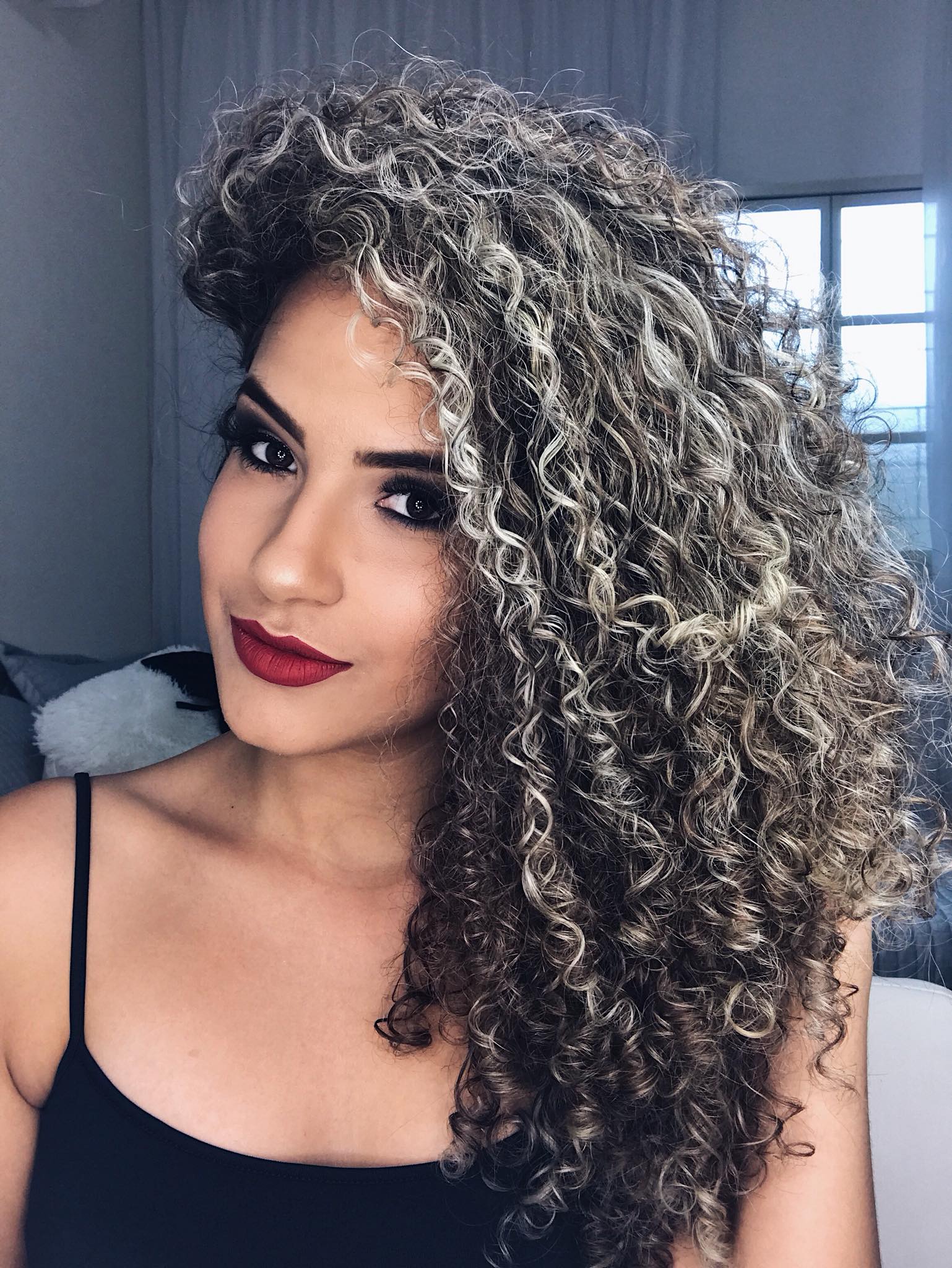 5 ideias de títulos para posts sobre cabelo ondulado loiro:
1. Descubra os Tons de Loiro Perfeitos para Cabelos Ondulados em 2025
2. Cortes que Transformam: Valorize Seu Cabelo Ondulado Loiro
3. Rotina de Cuidados Essencial para Manter Seu Loiro Ondulado Radiante
4. Ondulado Loiro Praiano: O Guia Completo para o Visual do Verão
5. De 2A a 2B: Como Finalizar Seu Cabelo Ondulado Loiro para Ondas Incríveis