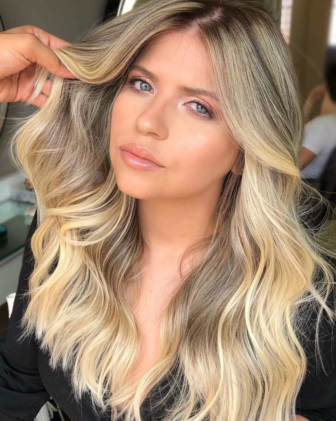 5 ideias de títulos para posts sobre cabelo ondulado loiro:
1. Descubra os Tons de Loiro Perfeitos para Cabelos Ondulados em 2025
2. Cortes que Transformam: Valorize Seu Cabelo Ondulado Loiro
3. Rotina de Cuidados Essencial para Manter Seu Loiro Ondulado Radiante
4. Ondulado Loiro Praiano: O Guia Completo para o Visual do Verão
5. De 2A a 2B: Como Finalizar Seu Cabelo Ondulado Loiro para Ondas Incríveis