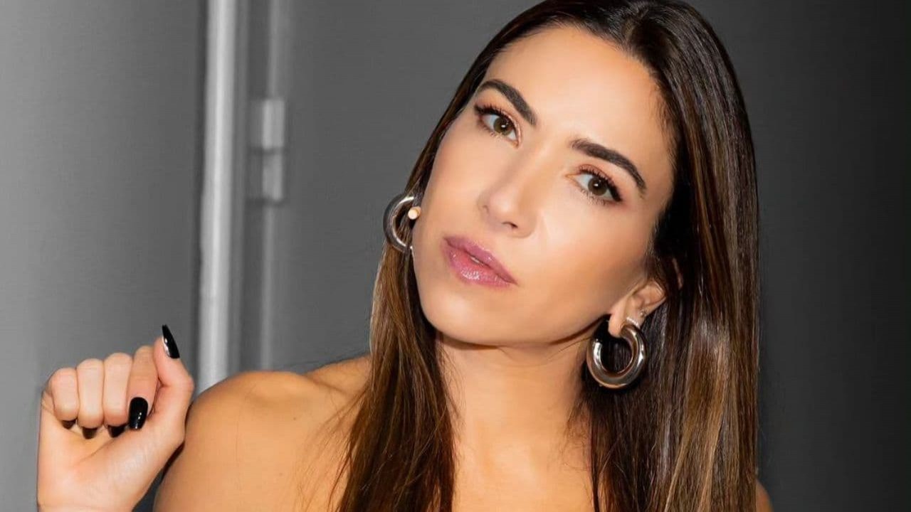 Mega Hair de Fita Adesiva: Como Patrícia Abravanel Consegue Volume e Comprimento