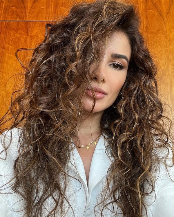 cabelo paula fernandes como ter cachos definidos
