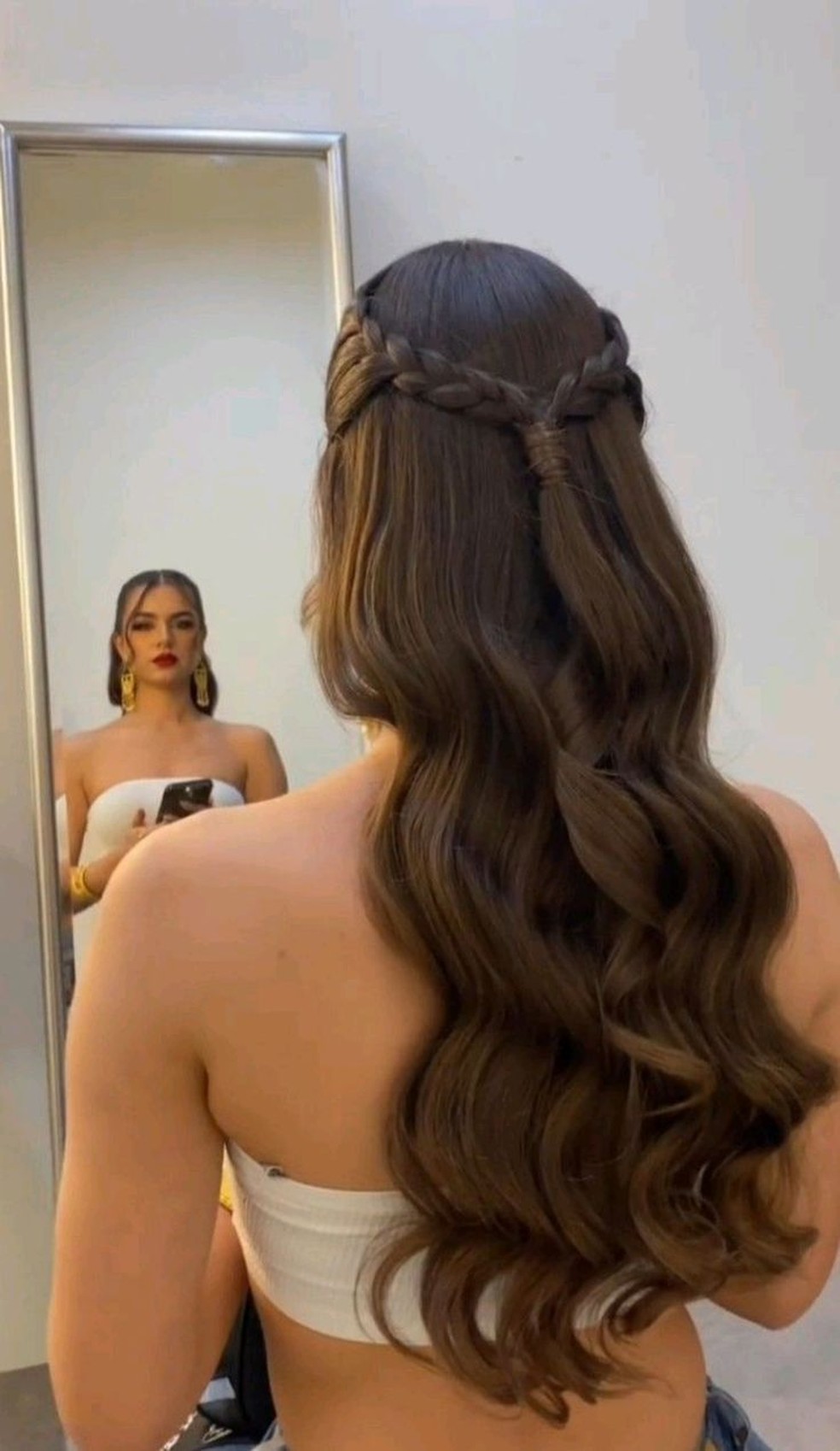 Penteados para Cabelos Cacheados 2026: Volume e Estilo em Destaque