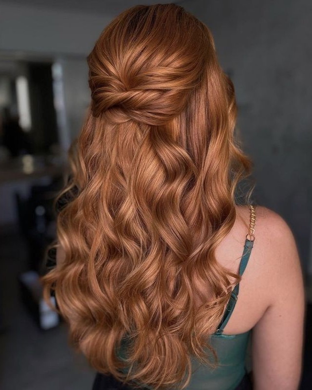 Cabelos em camadas: O segredo para um visual mais jovem e com movimento