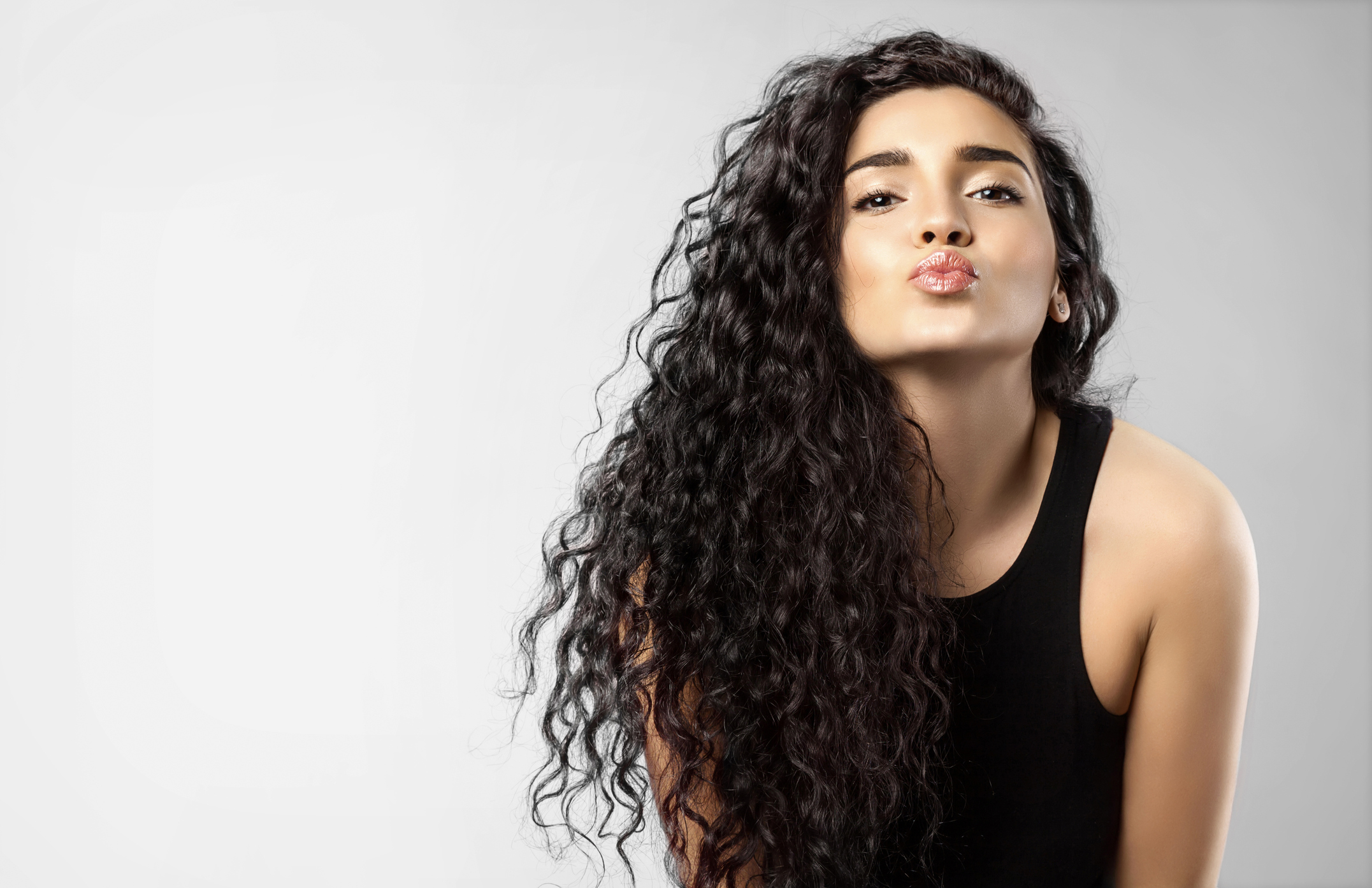 manutenção cabelo preto cacheado