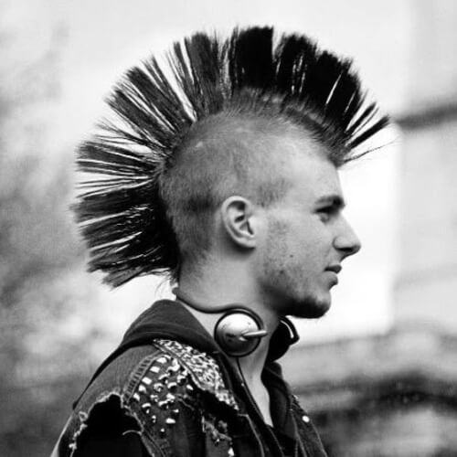 5 Maneiras de Adotar o Estilo Cabelo Punk
Como o Cabelo Punk Influencia a Moda Atual
Guia Completo: Cortes e Cores do Cabelo Punk
DIY: Faça Seu Próprio Penteado Punk
O Legado do Cabelo Punk na Cultura Pop