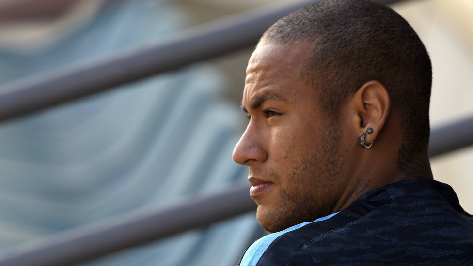 Corte Militar vs. Corte Social: Qual Escolher para Seu Estilo?