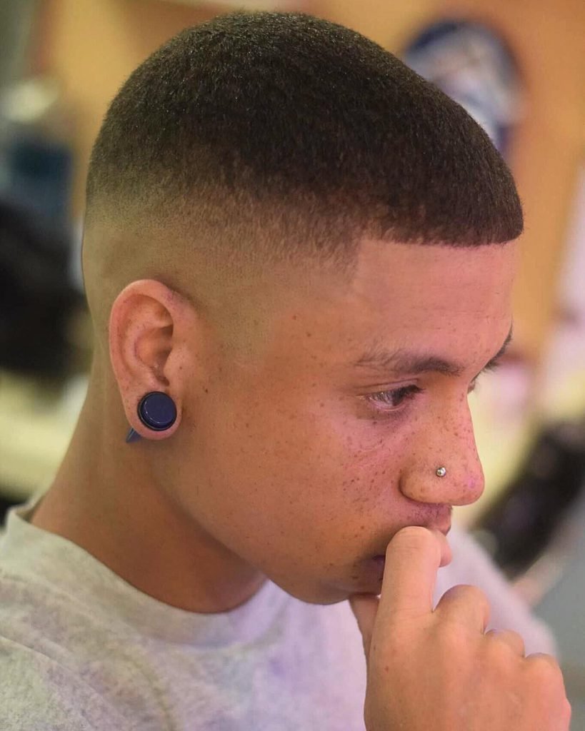cabelo raspado masculino