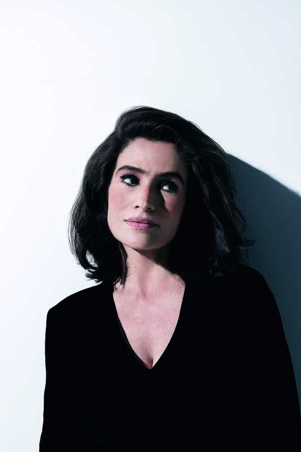 Cabelo Branco: O Movimento de Aceitação Inspirado em Renata Vasconcellos