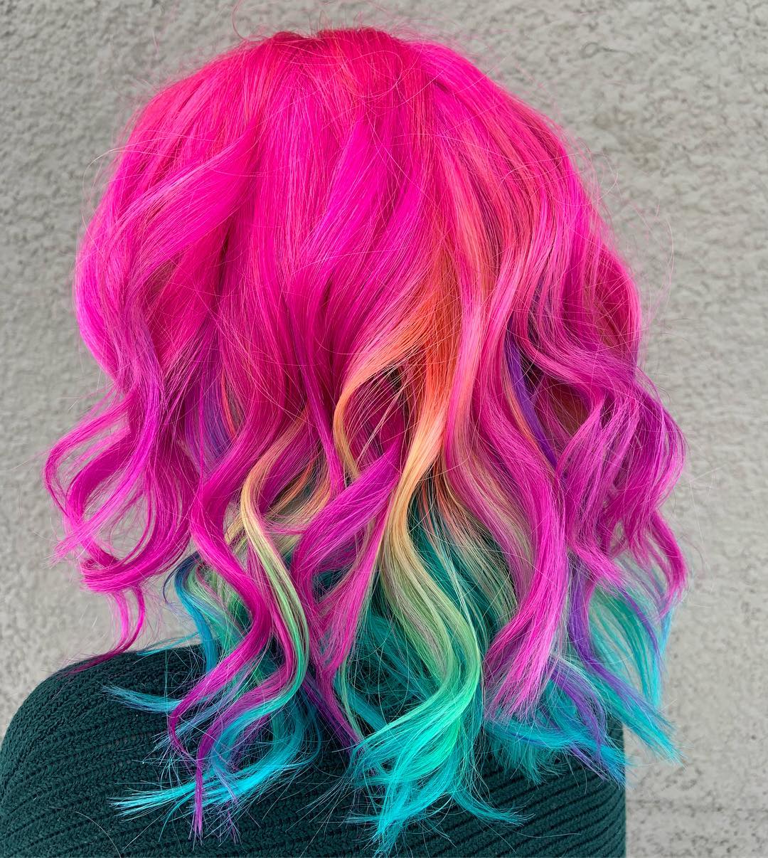 Guia completo: Como descolorir o cabelo para tons de rosa vibrantes