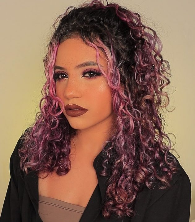 cabelo rosa cacheado