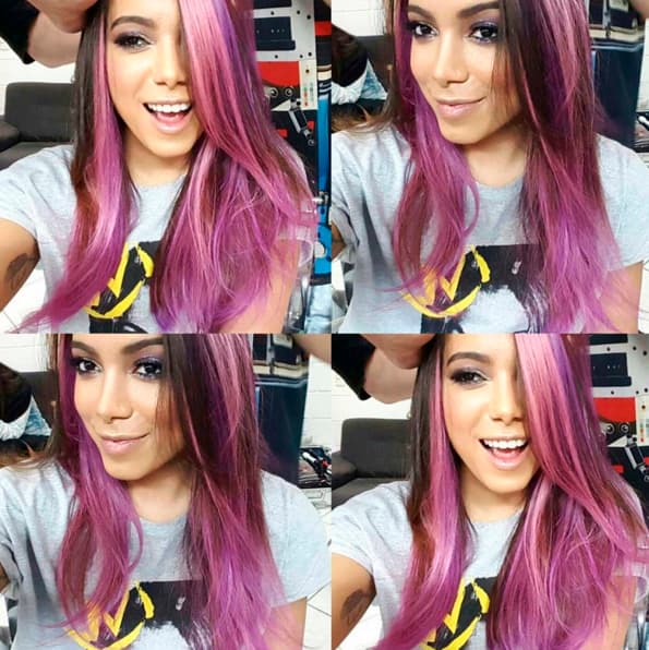 cabelo curto rosa e roxo