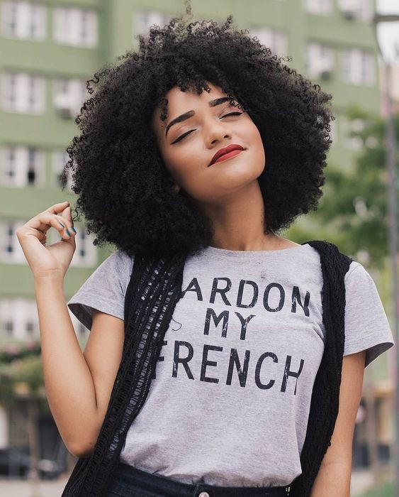 Cortes Modernos e Volumosos para Cabelo Tipo 4B