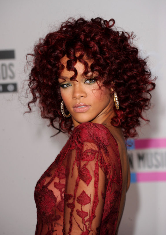 quanto custa pintar o cabelo de vermelho no salão de beleza