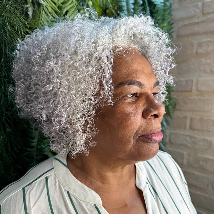 Os segredos do platinado perfeito: passo a passo e produtos essenciais