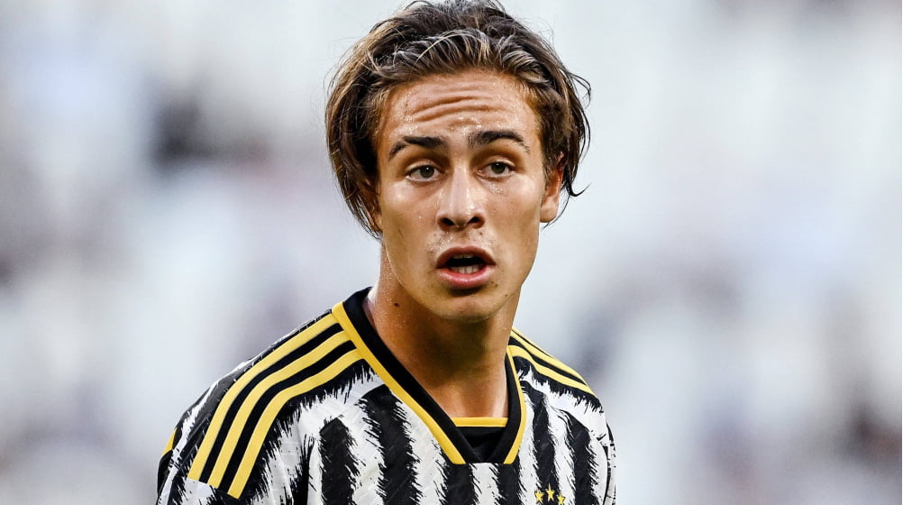 Penteados de Eda Yıldız: elegância e praticidade para o dia a dia