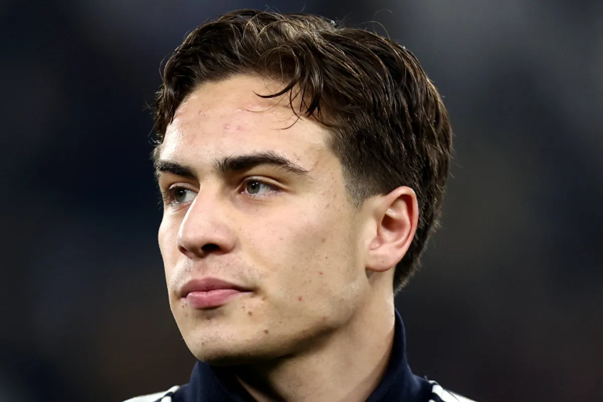 Penteados de Eda Yıldız: elegância e praticidade para o dia a dia