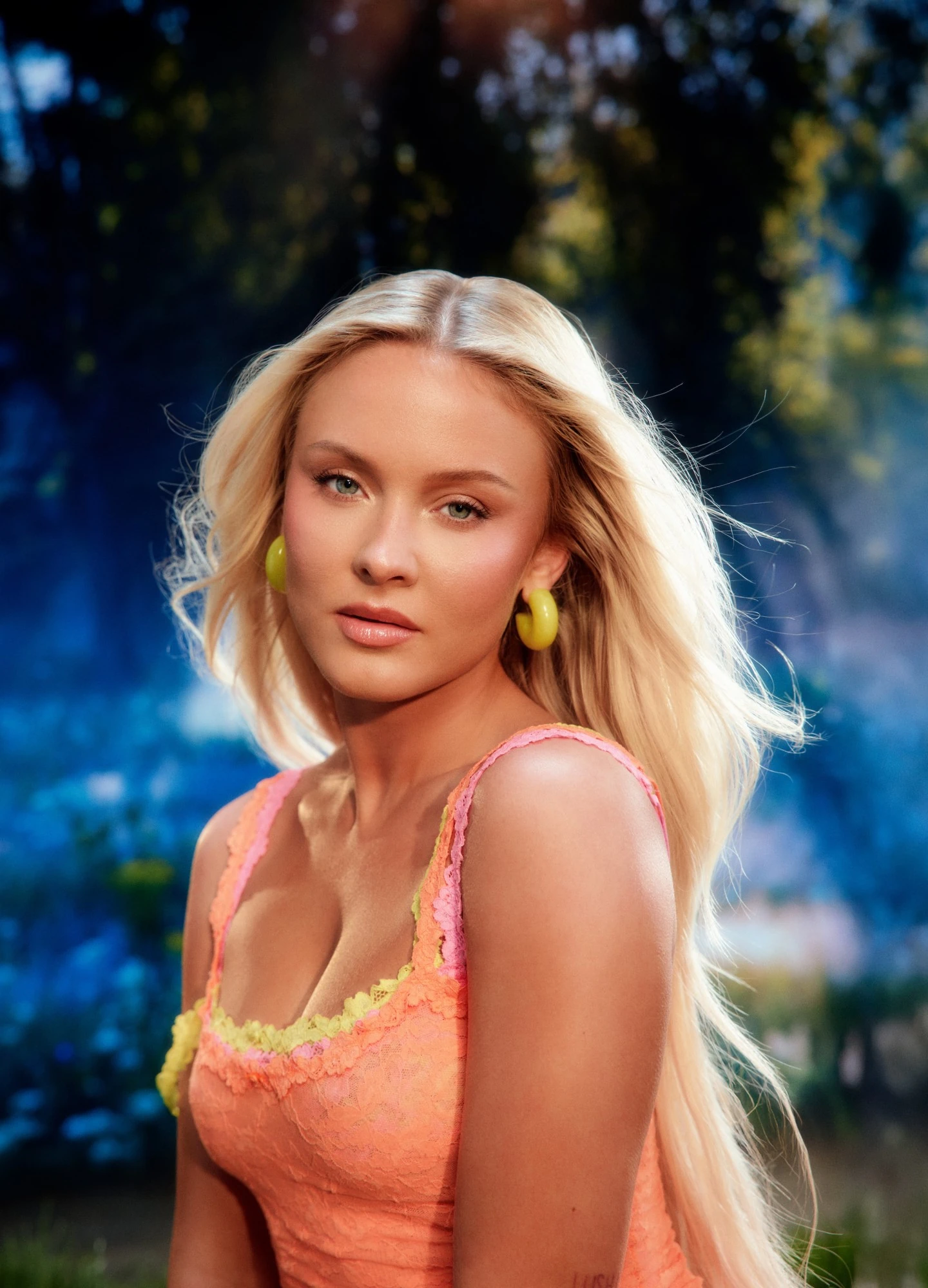 Como Recriar o Coque Estilizado de Zara Larsson: Passo a Passo