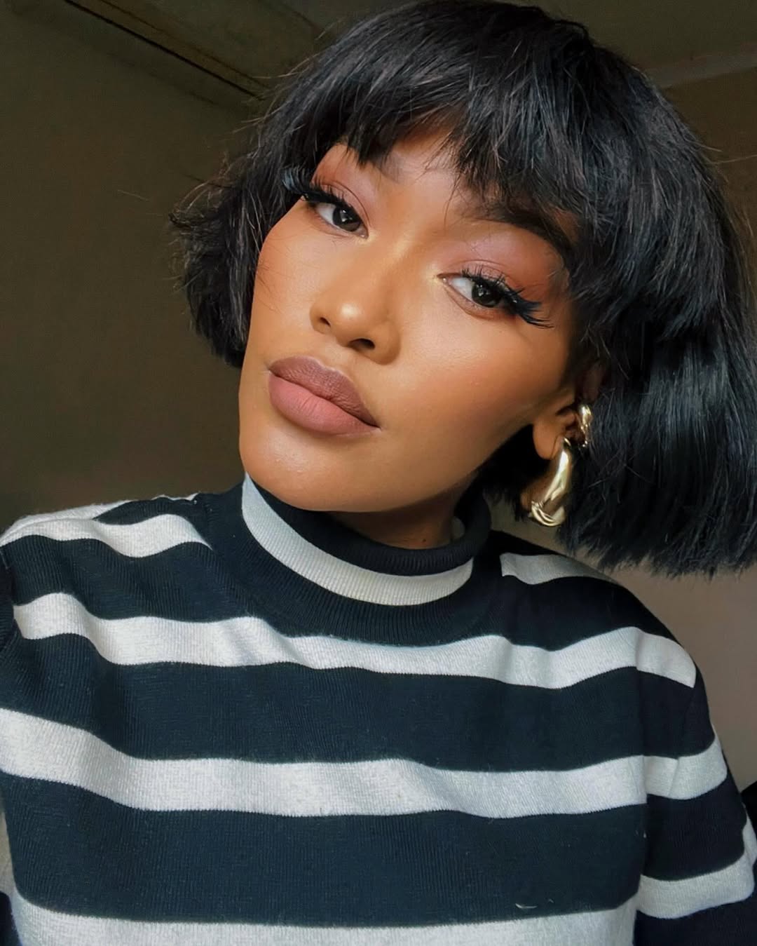 cabelos curtos pretos