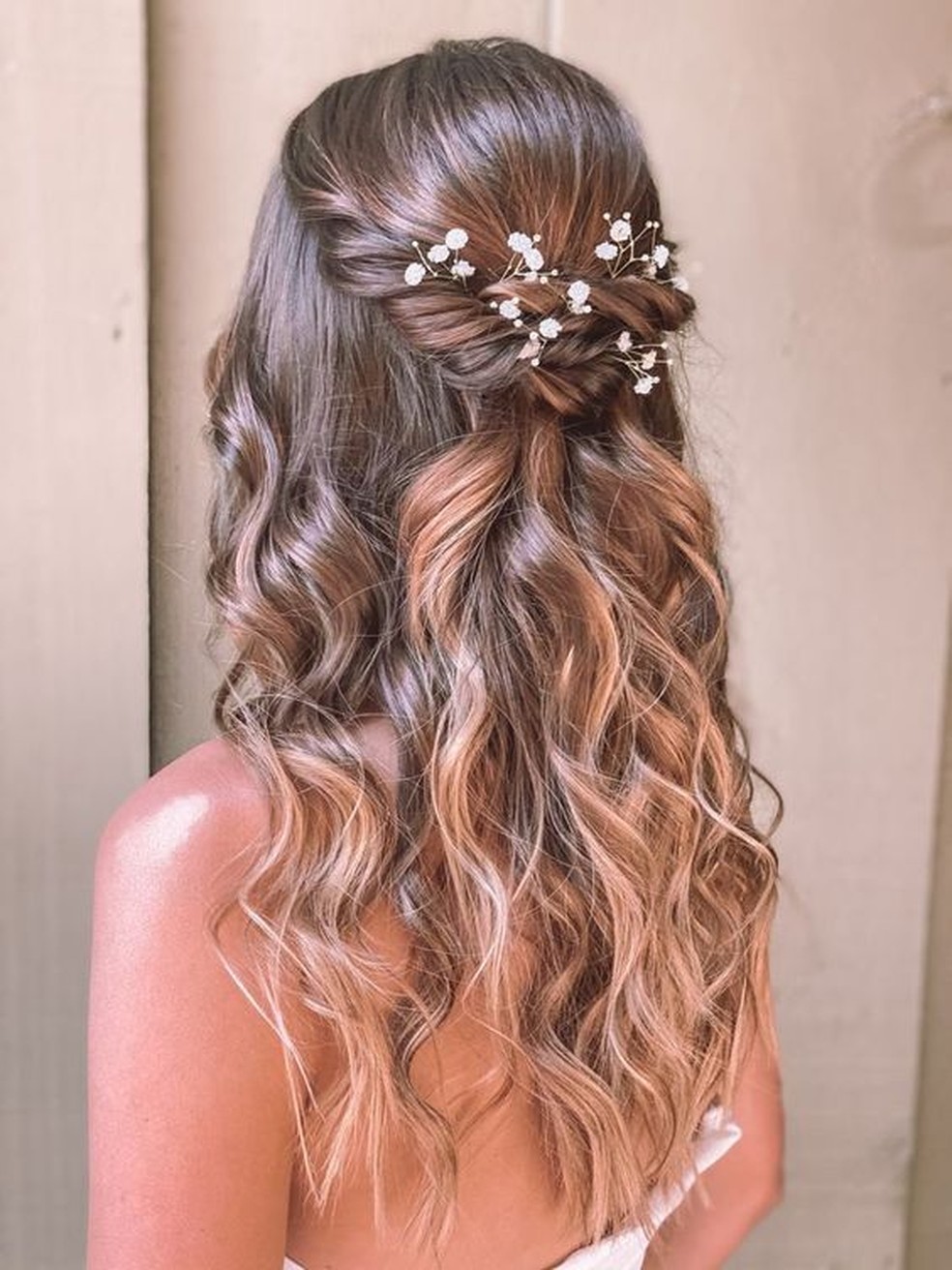 Acessórios de Cabelo para Casamento: Como Escolher e Usar com Estilo