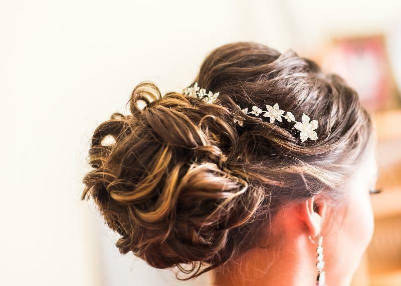 penteado infantil simples cabelo cacheado casamento