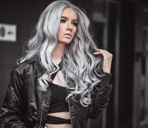 Tonalizante vs. Tinta: Qual a Melhor Opção para Cabelo Cinza Duradouro?