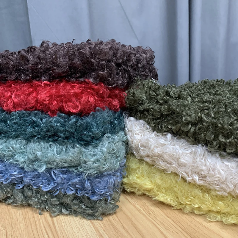 5 Penteados Criativos para Bonecas com Cabelo de Lã Solto