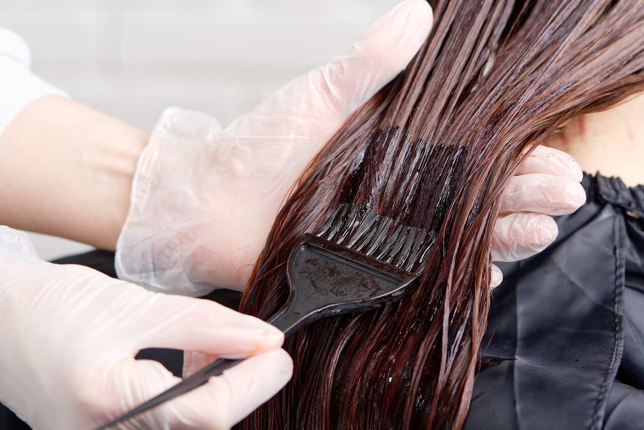 Como Evitar o Cabelo Manchado ao Tirar Tonalizante Escuro