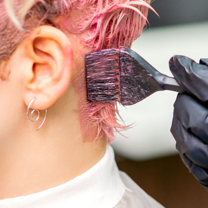 Shampoozada e DekapColor: Soluções Químicas para Remover Tinta do Cabelo