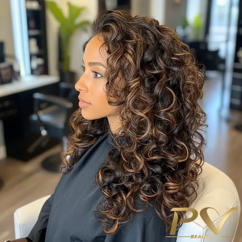 Mocha Mousse: Por que é a cor do ano 2025 para cabelos negros