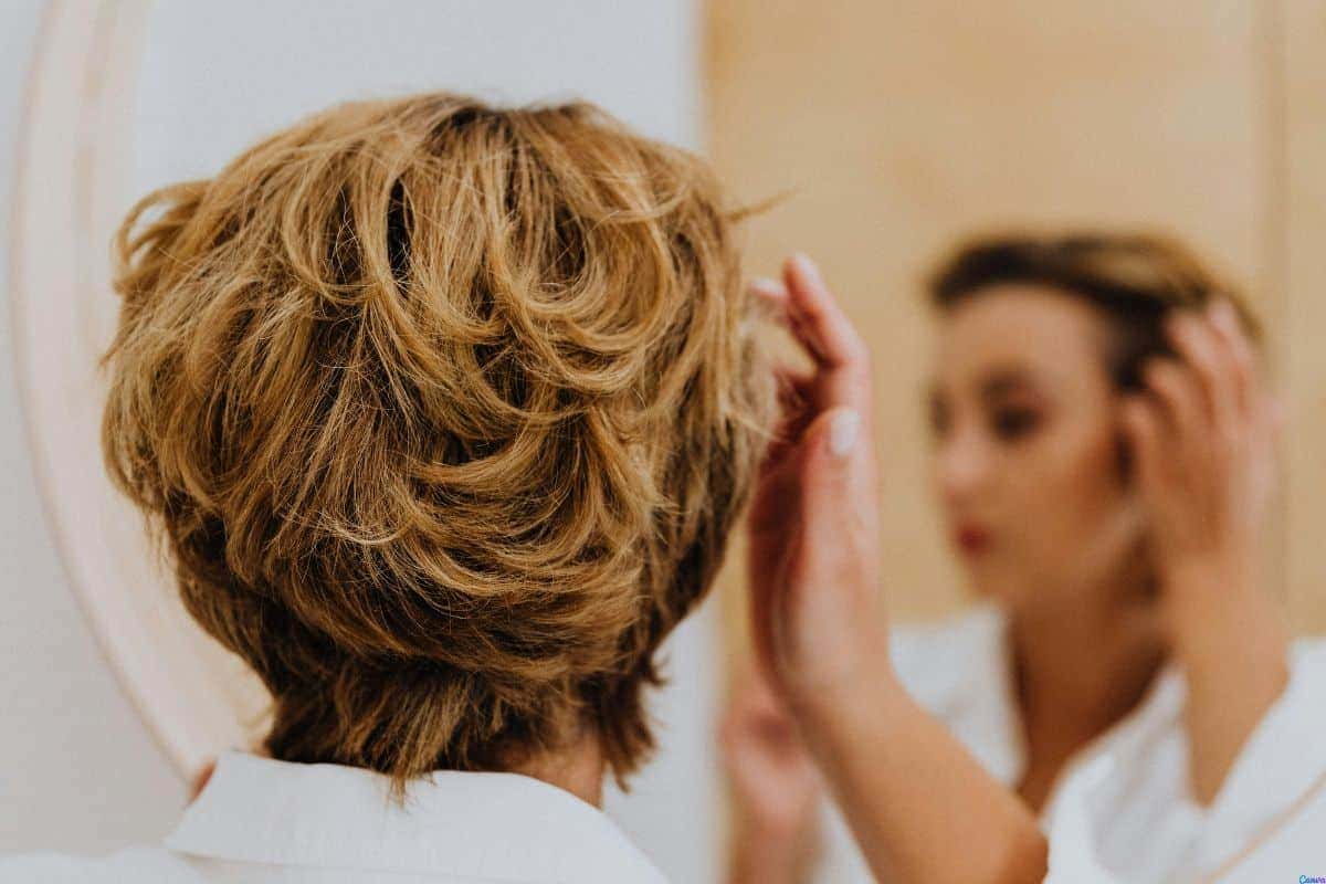 Como escolher o corte de cabelo ideal para seu tipo de rosto após os 50