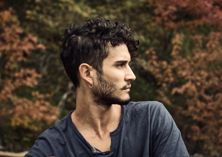 Cortes de Cabelo Cacheado Masculino: Curto