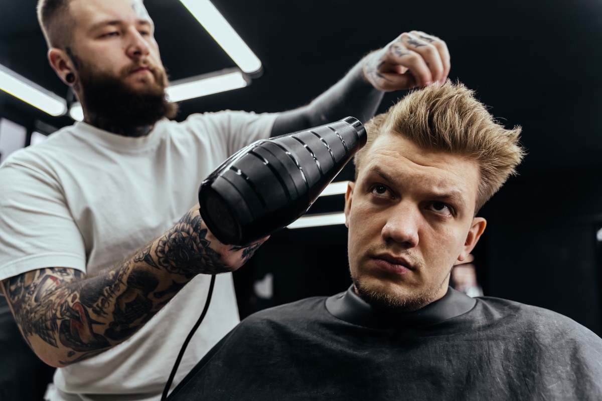Cortes Masculinos de Baixa Manutenção: Buzz Cut e Fade Curto para Praticidade