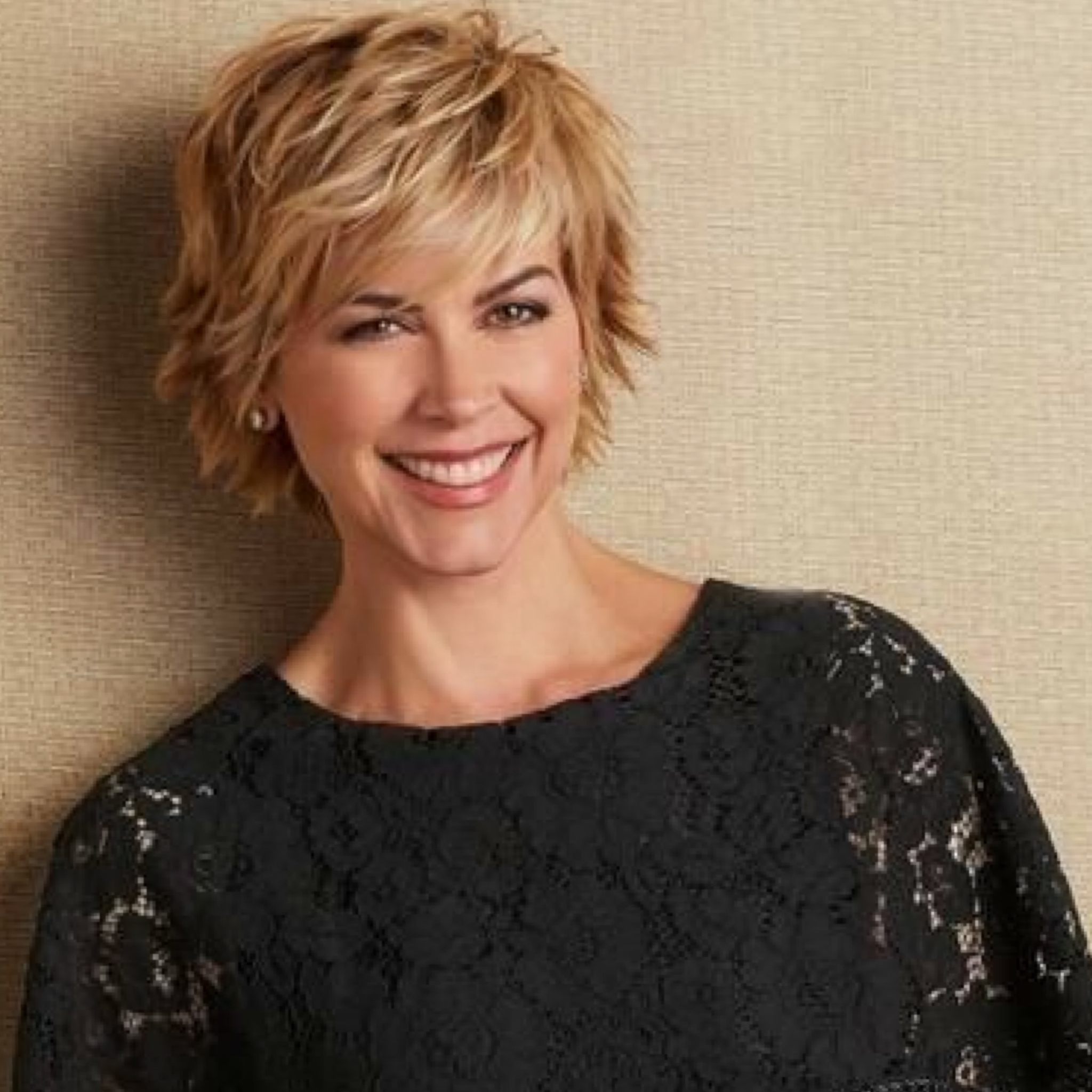 Franjas e Camadas: Técnicas Essenciais para Rejuvenescer o Visual aos 50+