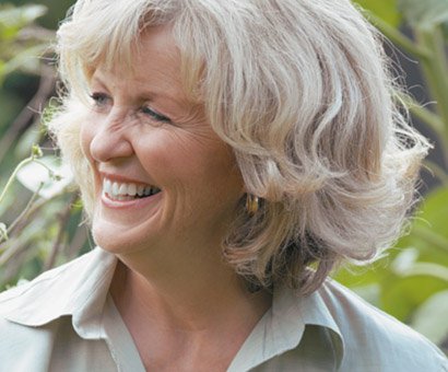 Long Bob e Corte Butterfly: Versatilidade e Movimento para Cabelos Médios 50+