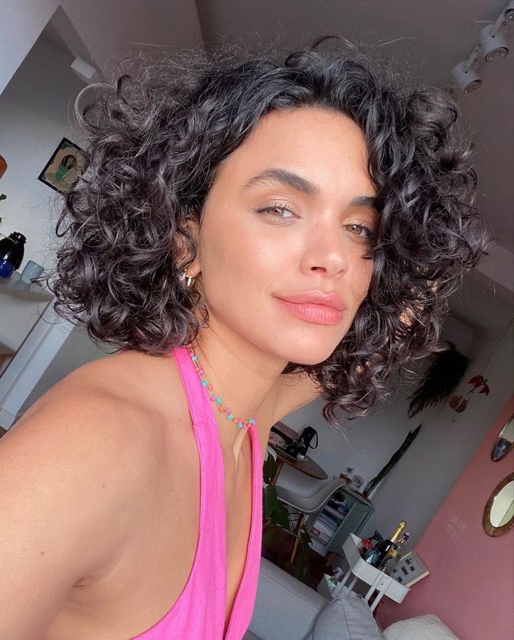 Corte Curto Cabelo Cacheado