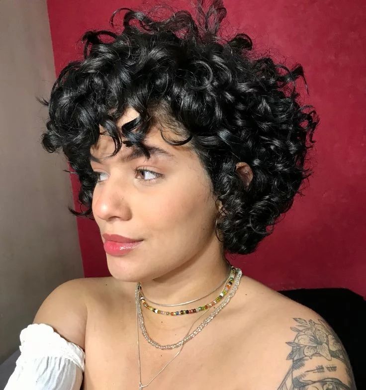 Corte Curto Cabelo Cacheado