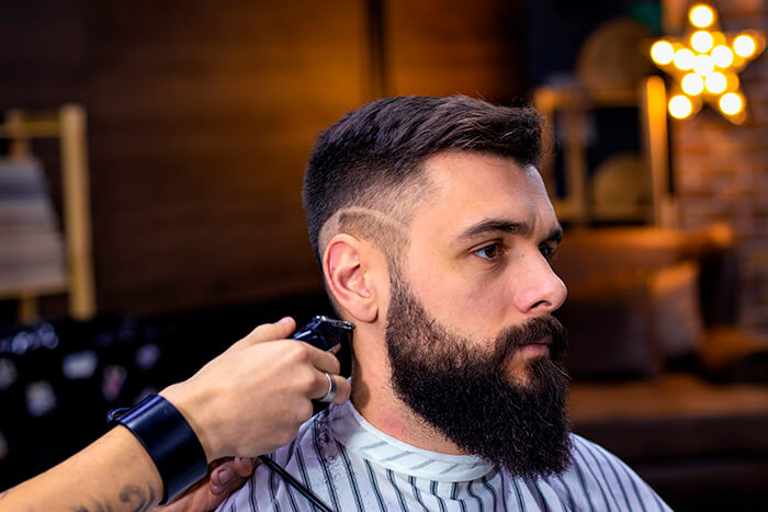 Como escolher o corte de cabelo ideal para seu formato de rosto em 2026