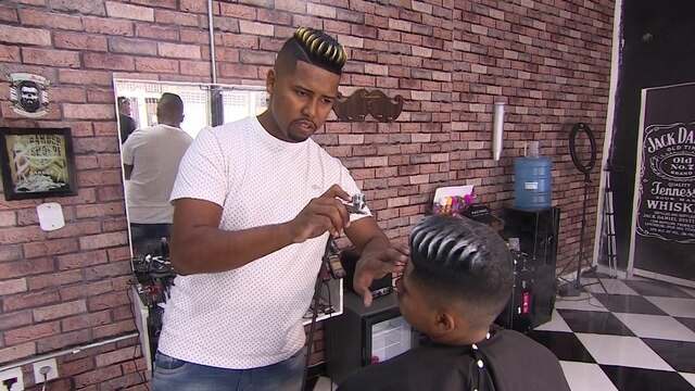 Guia Completo: Como Escolher a Pomada Ideal para o Seu Cabelo Acionado