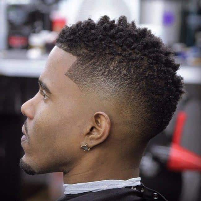 Corte Asa Delta para Cabelos Cacheados e Crespos: Adaptação e Estilo