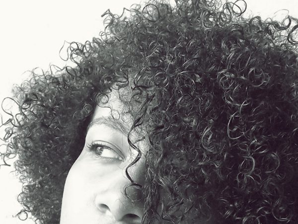 Produtos Essenciais para Finalizar Cabelos Ásperos e Reduzir o Frizz