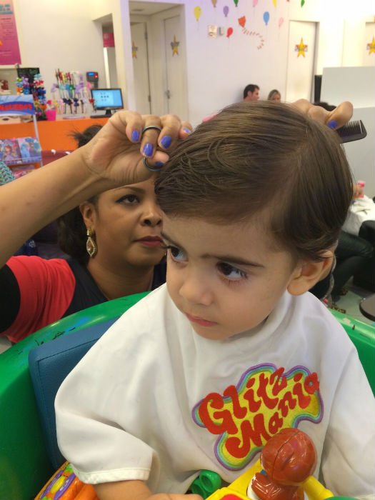 Cortar Cabelo de Bebê em Casa ou no Salão? Prós e Contras
