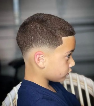 Guia Completo: Como Escolher o Primeiro Corte de Cabelo do Seu Bebê?