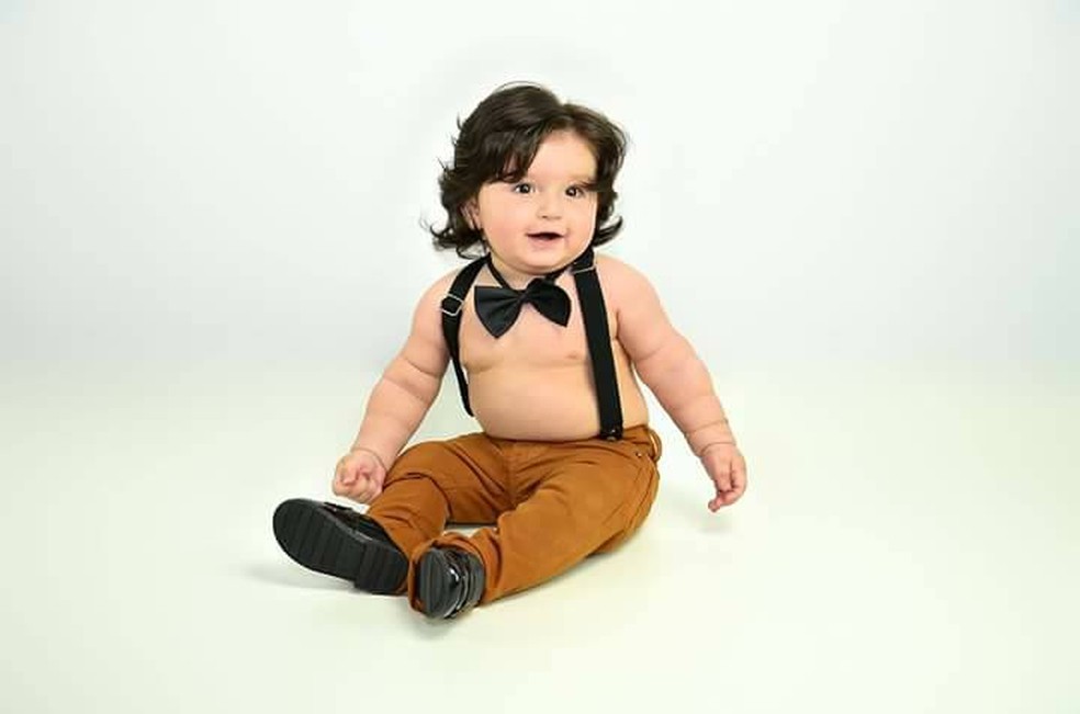 5 ideias de títulos:
1. O Momento Certo para o Primeiro Corte de Cabelo do Seu Bebê de 9 Meses
2. Estilos de Corte de Cabelo para Meninos e Meninas de 9 Meses: Inspirações
3. Como Tornar o Primeiro Corte de Cabelo do Bebê uma Experiência Tranquila
4. Cortes de Cabelo para Bebês com Cabelos Cacheados: Dicas Essenciais
5. Segurança em Primeiro Lugar: Cortando o Cabelo do Bebê em Casa