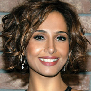 Cortes de Cabelo Curto Cacheado: Ousadia e Estilo para 2024