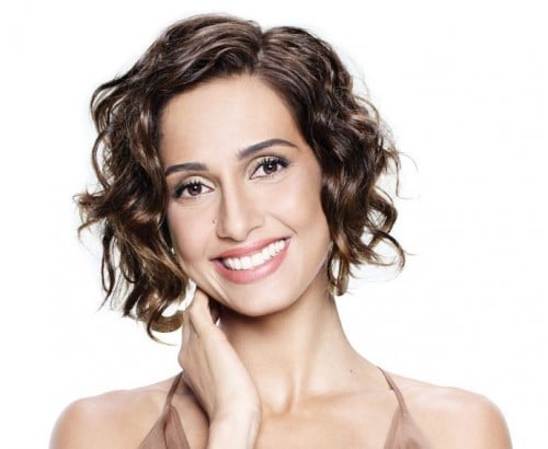 Top 5 Produtos Essenciais para Cabelos Cacheados Definidos e Volumosos