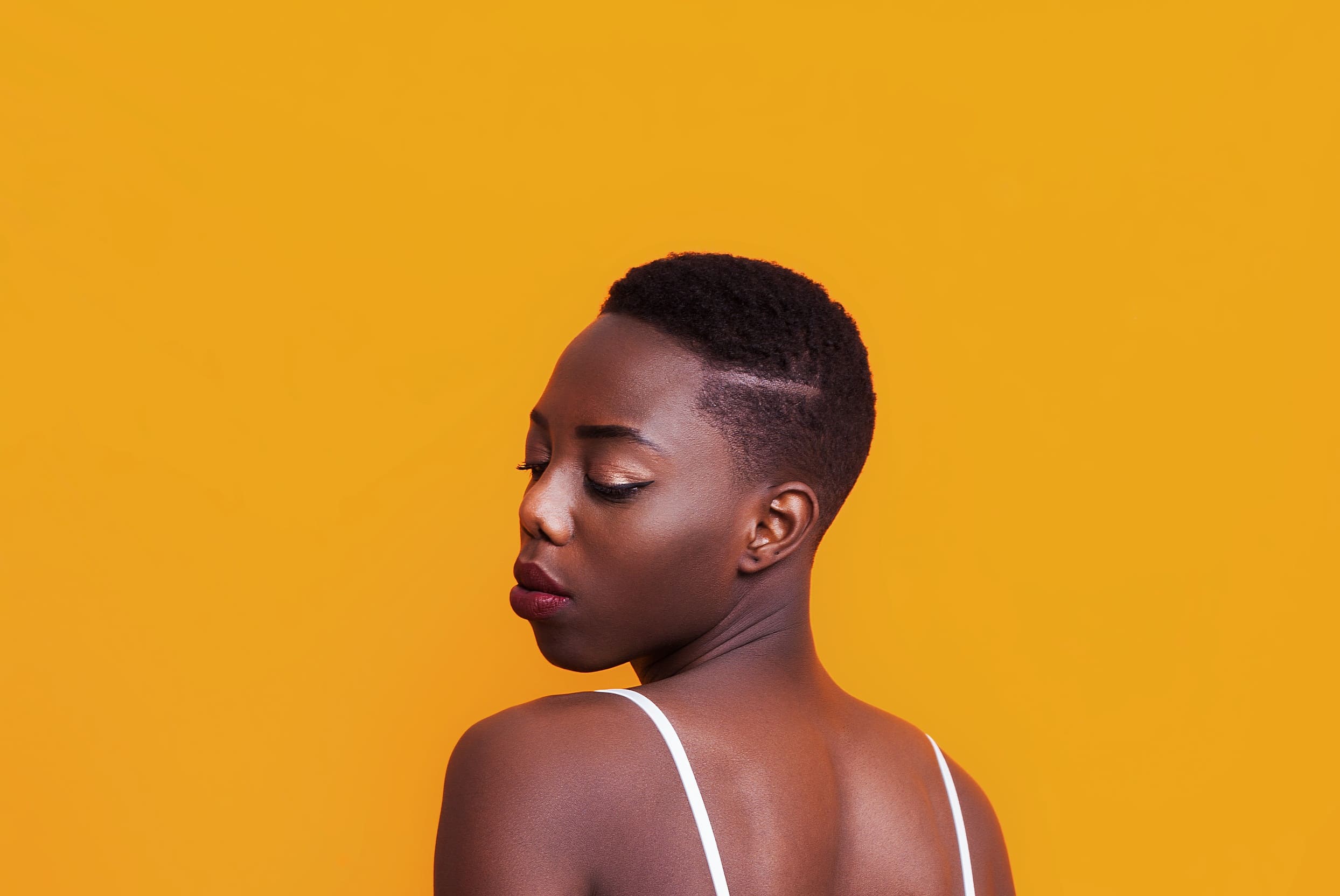 Buzz Cut com Degradê: Praticidade e Estilo em um Só Corte