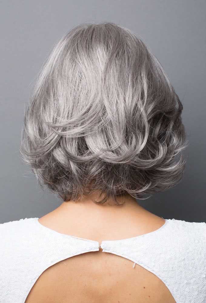 corte de cabelo chanel repicado no ombro