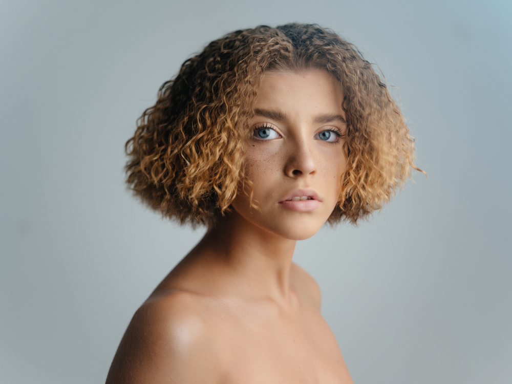 corte de cabelo chanel repicado no ombro