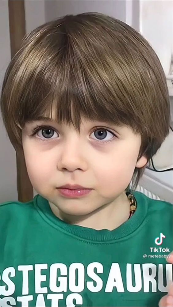 Guia completo de cortes de cabelo para meninos em 2026