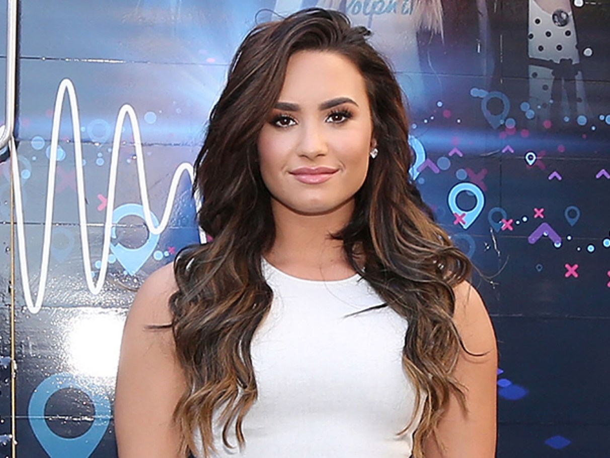 corte de cabelo demi lovato